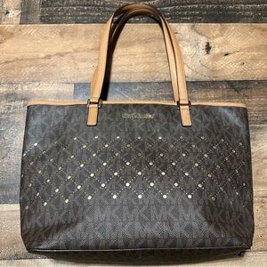 Michael Kors Jet Set Large Carryall Perforated Tote